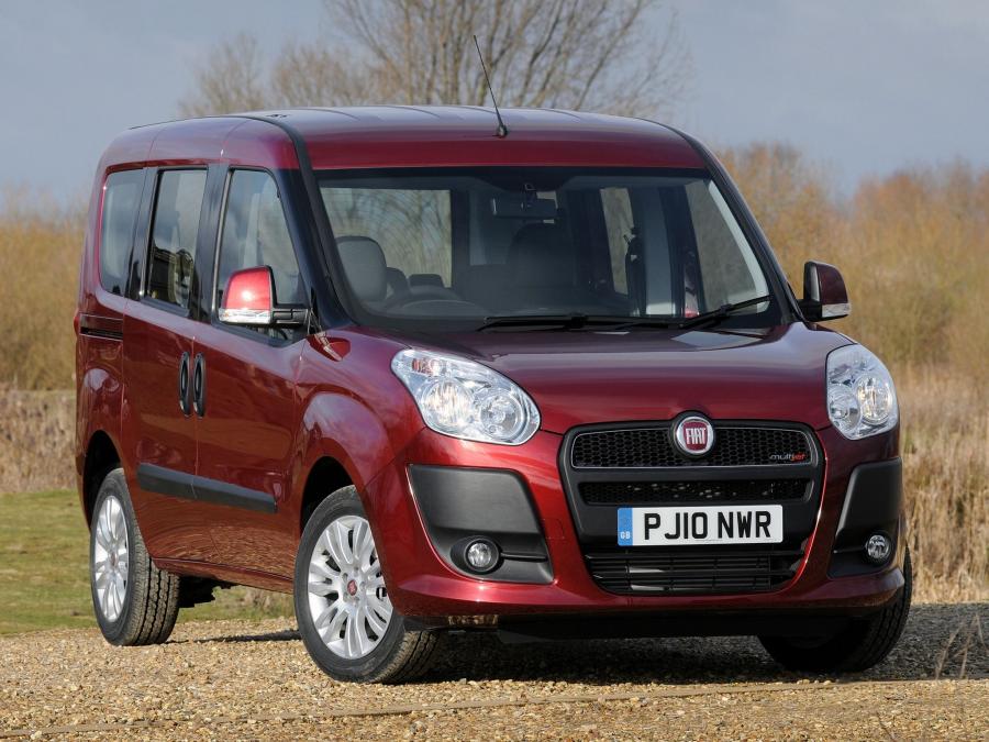 Fiat Doblo 2010 года  (UK) (фото 15 из 16)